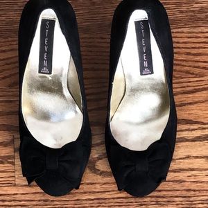 Steve madden black suede pumps